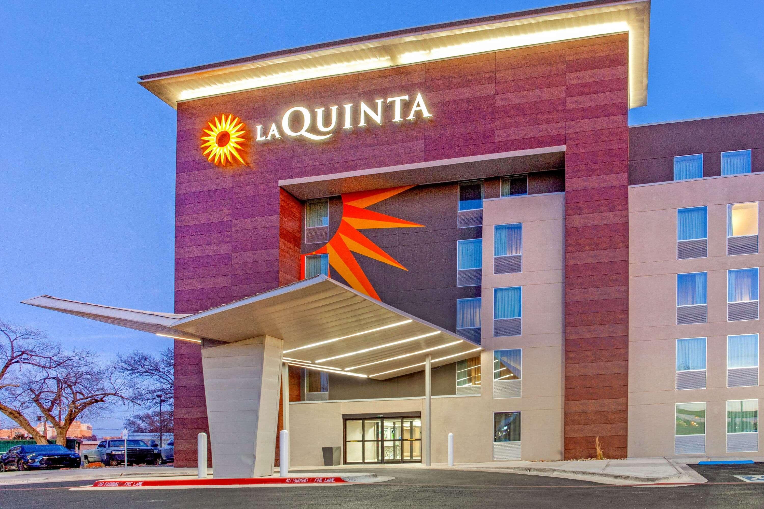 La Quinta By Wyndham Lubbock West Medical Center Hotel Exterior photo