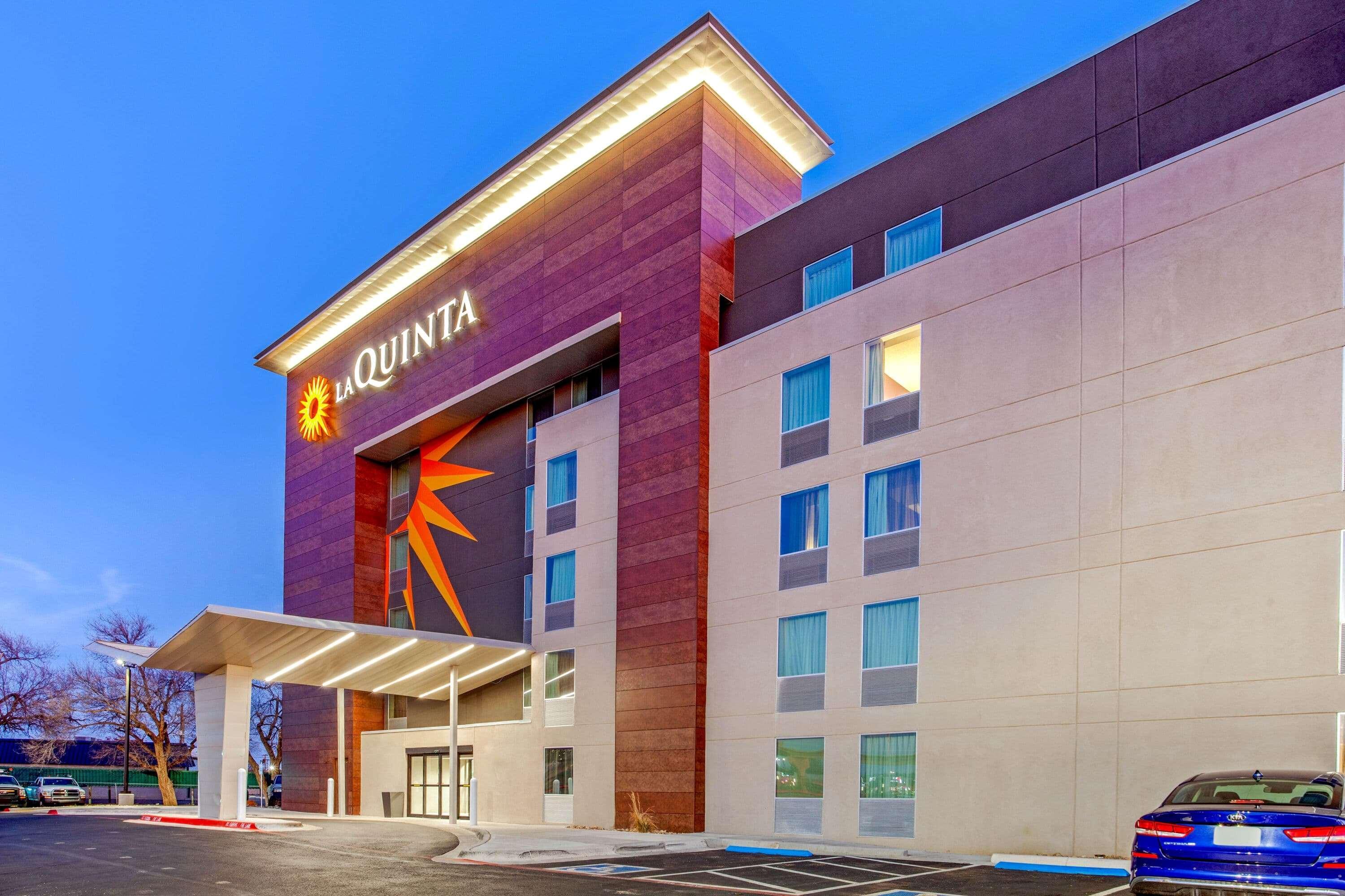 La Quinta By Wyndham Lubbock West Medical Center Hotel Exterior photo