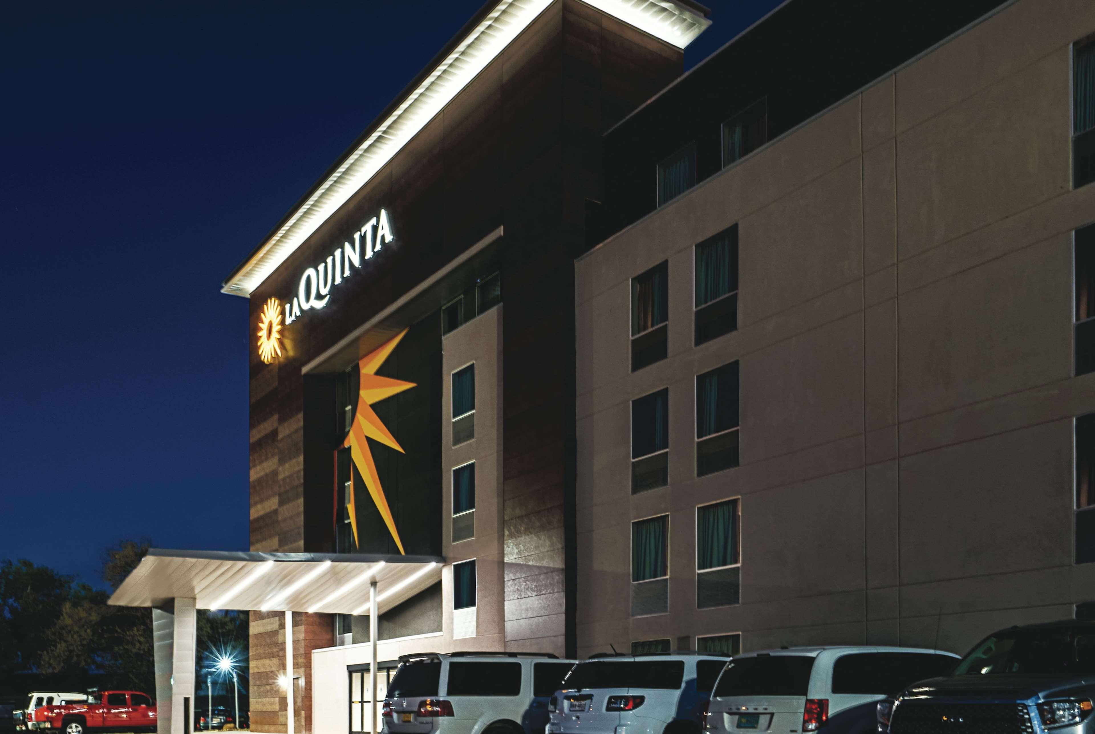 La Quinta By Wyndham Lubbock West Medical Center Hotel Exterior photo