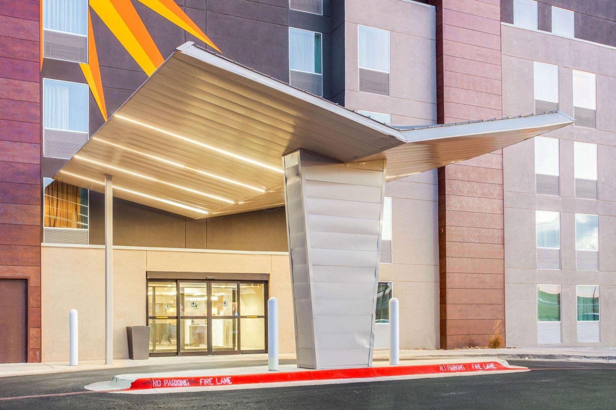 La Quinta By Wyndham Lubbock West Medical Center Hotel Exterior photo