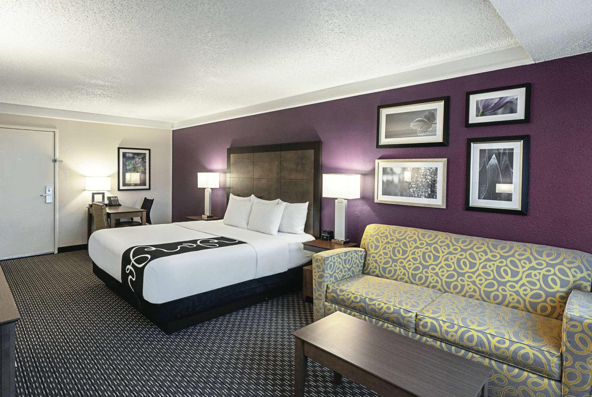 La Quinta By Wyndham Lubbock West Medical Center Hotel Exterior photo