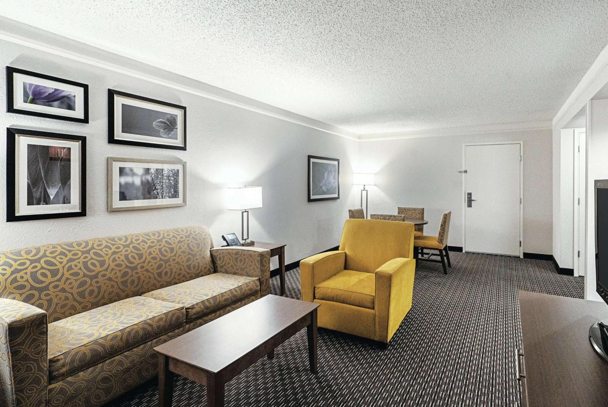 La Quinta By Wyndham Lubbock West Medical Center Hotel Exterior photo